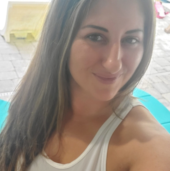 Meet your Posher, Gina - Picture 1 of 1